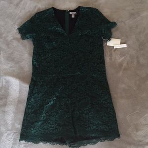 Lace green romper with pockets!